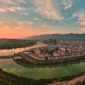 房县公共资源交易中心：房县被评为全省免收“两金”先行区