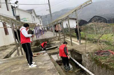 中坝乡：开展环境卫生整治 助力推动乡村振兴