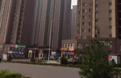 县政法委：织密疫情防控网  守护包联小区安宁