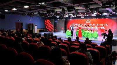 房县举行庆“三八”活动 通报表扬先进 开展文艺演出