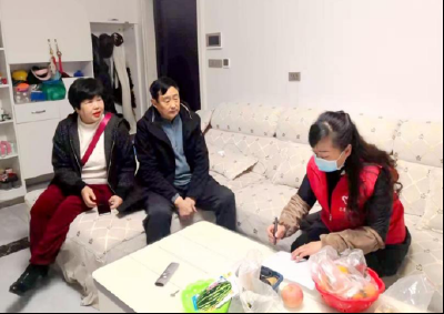 房县供销社党员干部深入包联小区，认亲结对解难题