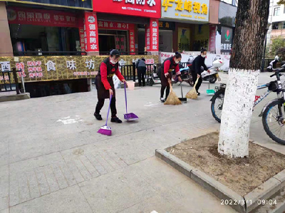 城关镇市场监管所组织千户市场主体开展“清洁房县”活动