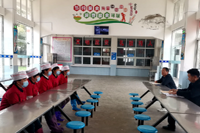 白鹤学校：强化食堂管理  提升服务质量  