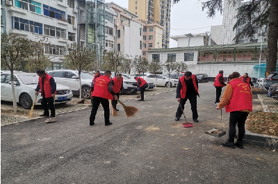 中坝乡：集中大清扫 街道换新颜