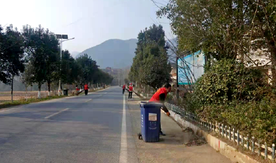 尹吉甫镇开展环境整治行动