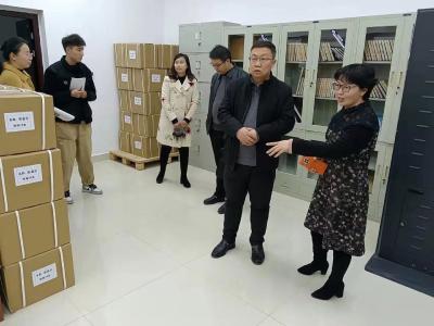 十堰市档案馆来房调研档案史志工作