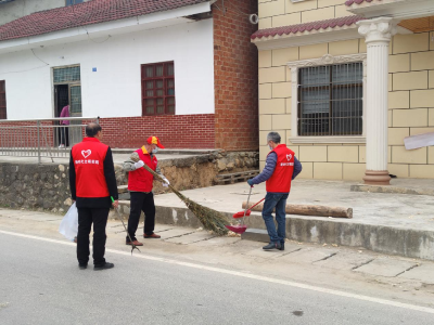 青峰镇：开展环境卫生大清扫 “净”显集镇高颜值