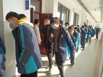 房县职校开展防震减灾应急疏散演练活动