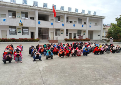 化龙堰镇高川小学：安全知识进校园 撑起学校“安全伞”