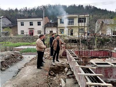 县委政法委工作队全力助推乡村振兴