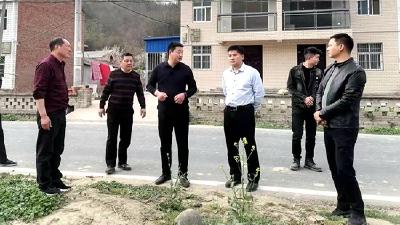 马兰起到大木厂镇东河村调研乡村振兴工作