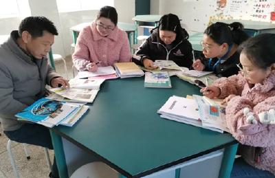 青峰镇中心学校借力教学视导助推学校发展