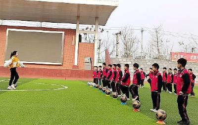 房县天明小学 快乐足球 活力校园