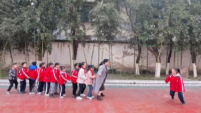 【榜样的力量】房县实验小学第二届“四有”老师事迹展播(四）《春风化雨润桃李 一枝一叶总关情——房县实验小学黄明丽》