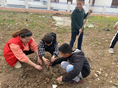 军店镇童伴之家：这个春天，我们一起种下关于未来的约定