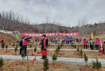 房县掀起春季义务植树热潮   