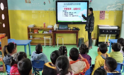 中坝乡中心幼儿园：举行“消防应急疏散”演练活动