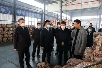 神农架林区党政考察团来房对接城市群一体化发展工作