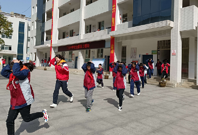 门古寺镇各校举行丰富多彩的安全教育日活动