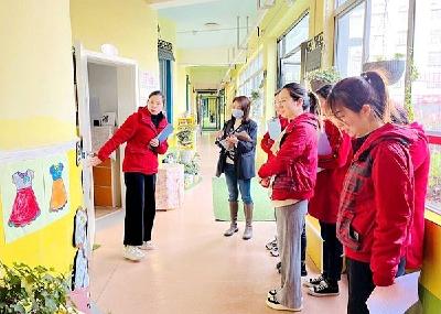 县幼儿园开展环境创设评比活动