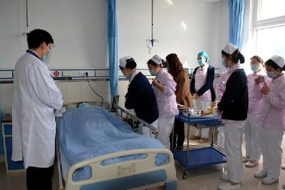 多环节“实战”   县中医院举行急性胸痛救治应急演练  