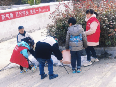 野人谷东蒿小学：劳有所得 心有所向