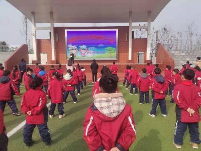 房县天明小学：多措并举扎实开展“消防安全第一课”活动