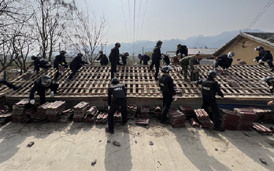 房县：多部门联合执法 拆除违建“零容忍”