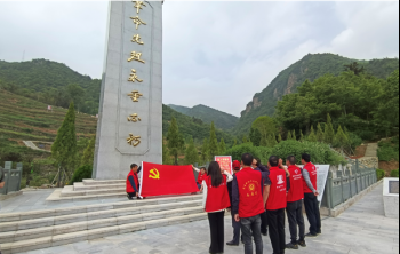 房县供销社以“四心”为主题，扎实开展支部党日+活动