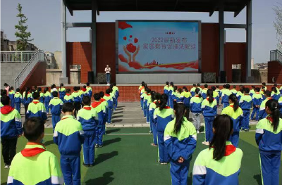 军店小学开展《家庭教育促进法》学习宣传活动