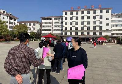 军店财政所：加强惠农政策宣传  我们在行动