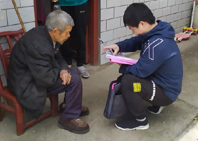 中坝乡人社中心：企业养老保险政策“进村入户”