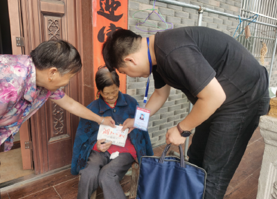 化龙堰镇人社中心：扎实开展城乡居民养老保险待遇资格认证工作