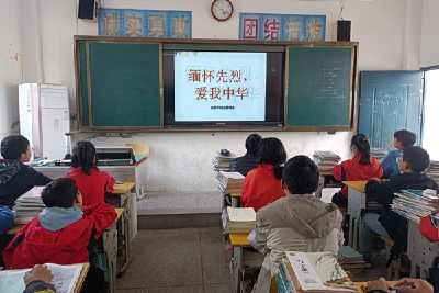 白鹤学校多种形式开展“清明祭英烈”活动  
