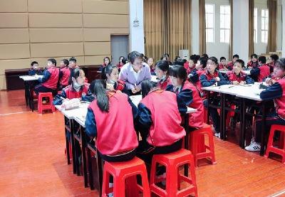 房县第二届小学数学学科教师素养大赛在天明小学举行