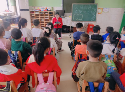 军店镇中心幼儿园开展“世界读书日”活动