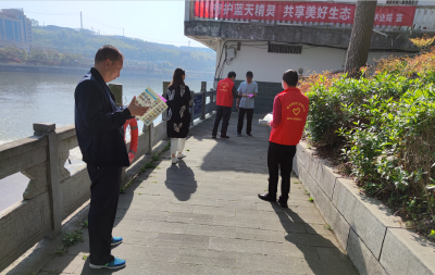 房县林业局开展“爱鸟周”宣传活动