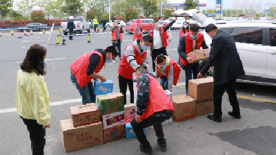 温暖“疫”线！房县高速卡口爱心捐赠暖人心