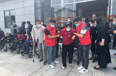 化龙堰镇：义诊下乡行 健康进万家