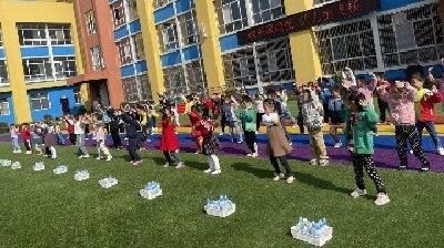 房县城关镇小西关幼儿园举办春季运动会