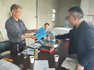 房县公共资源交易中心重细节优服务争做金牌“店小二”