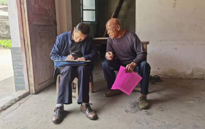 回龙乡财政所：打好宣传组合拳 惠农政策进万家