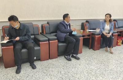 邹莉带队督导检查校园安全工作