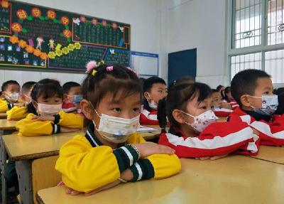 县实验小学：幼儿园小朋友多角度感受小学生活