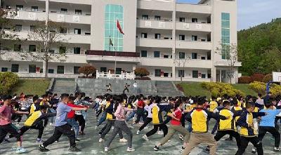 门古寺镇河兴小学：开展特色社团 弘扬传统武术