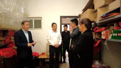 县人大常委会主任高明哲实地调研尹吉甫镇黄酒专业村建设