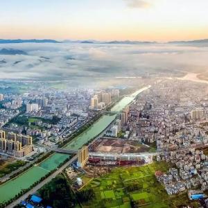 县纪委监委 : 推进“清廉房县”建设走深走实