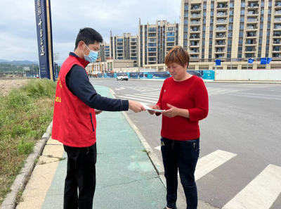 房县公共资源交易中心：志愿服务助力疫情防控