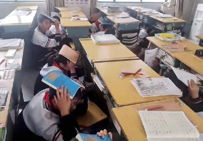 县城关一中：开展防震逃生自救演练活动