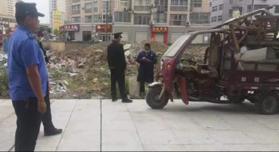 房县城管：快速查处一起违法偷倒建筑垃圾行为